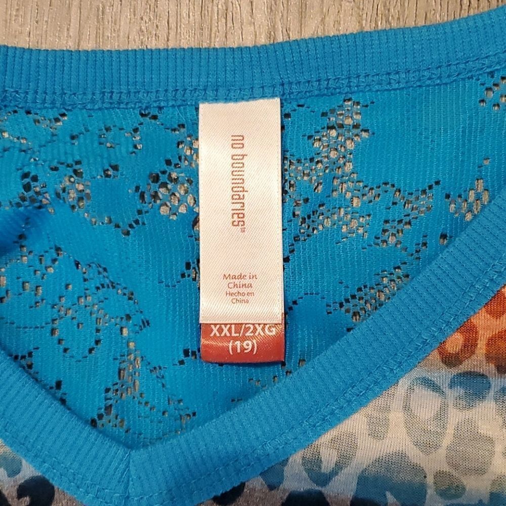 Plus Size Womens Top  - Picture 2 of 3